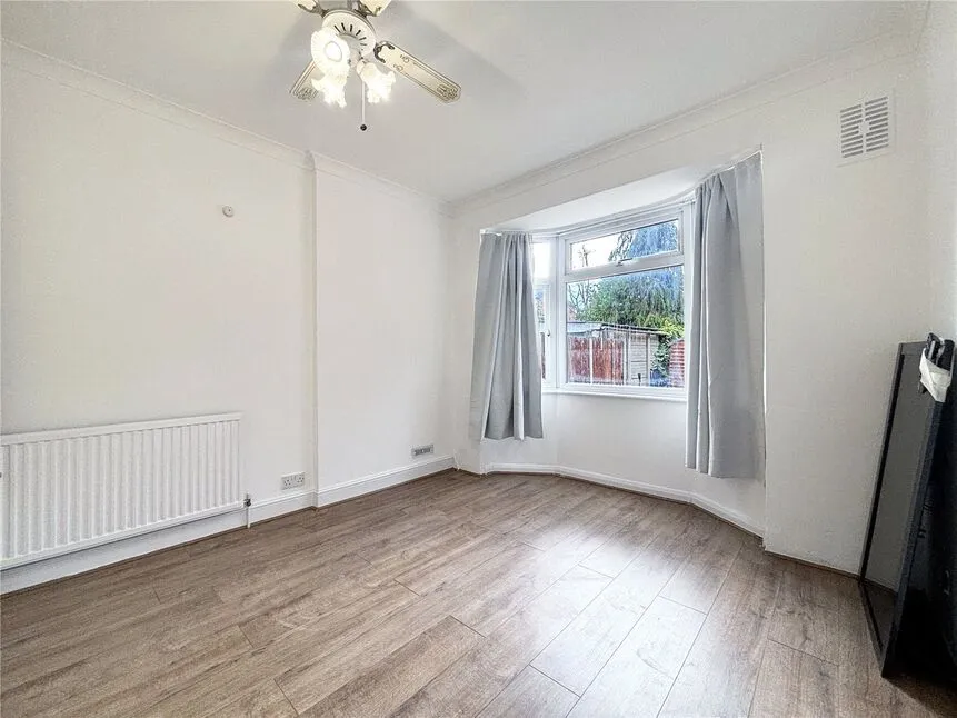 Grantham Gardens, Chadwell Heath, RM6, photo 5