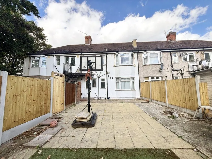 Grantham Gardens, Chadwell Heath, RM6, photo 9