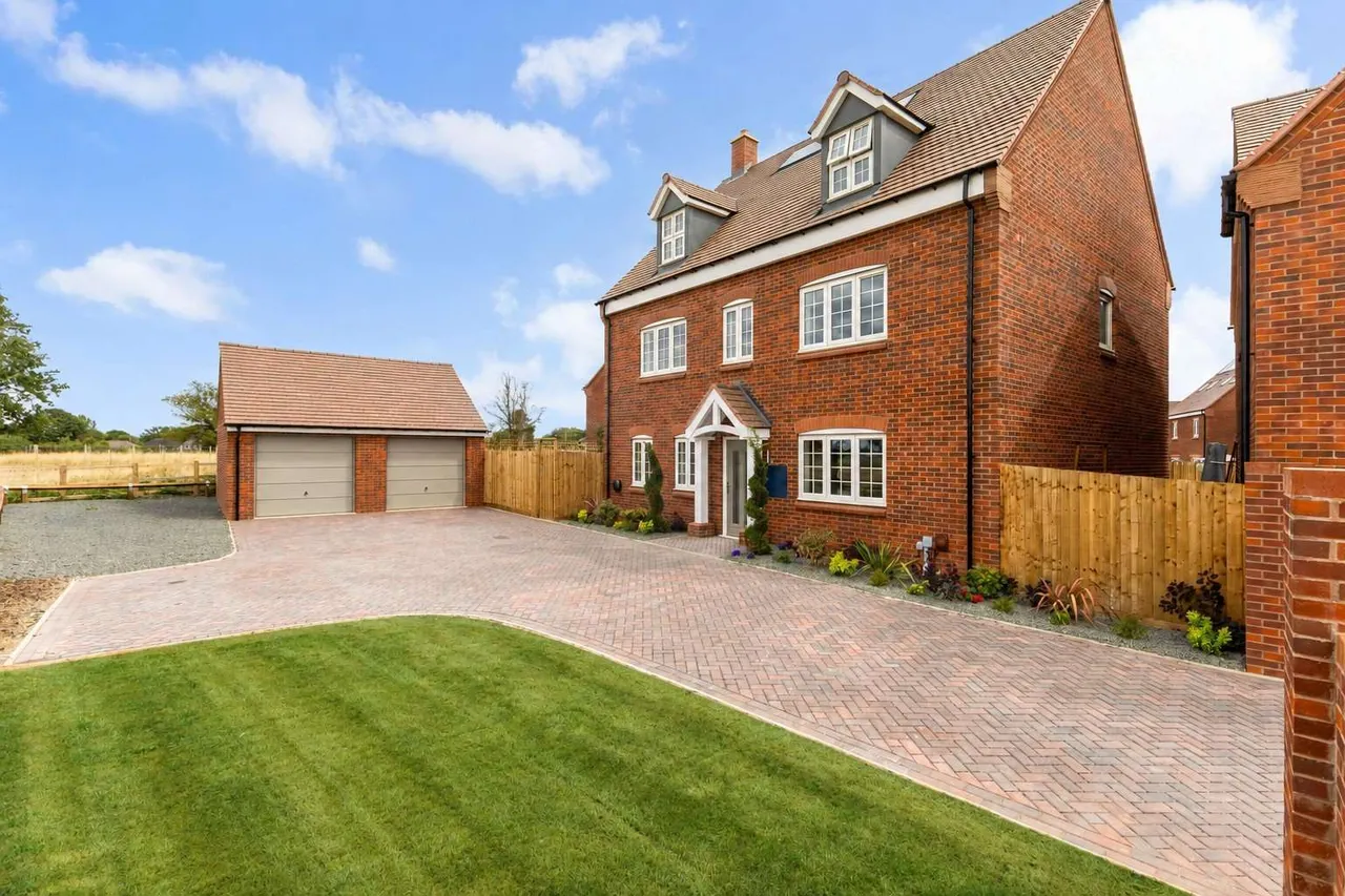 5 bed new development for sale, Bromsgrove Road, Romsley, B62