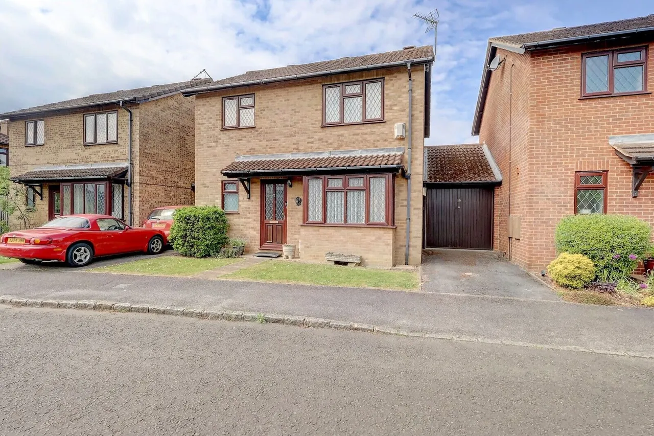 3 bed house for sale, Clayfields, High Wycombe, HP10