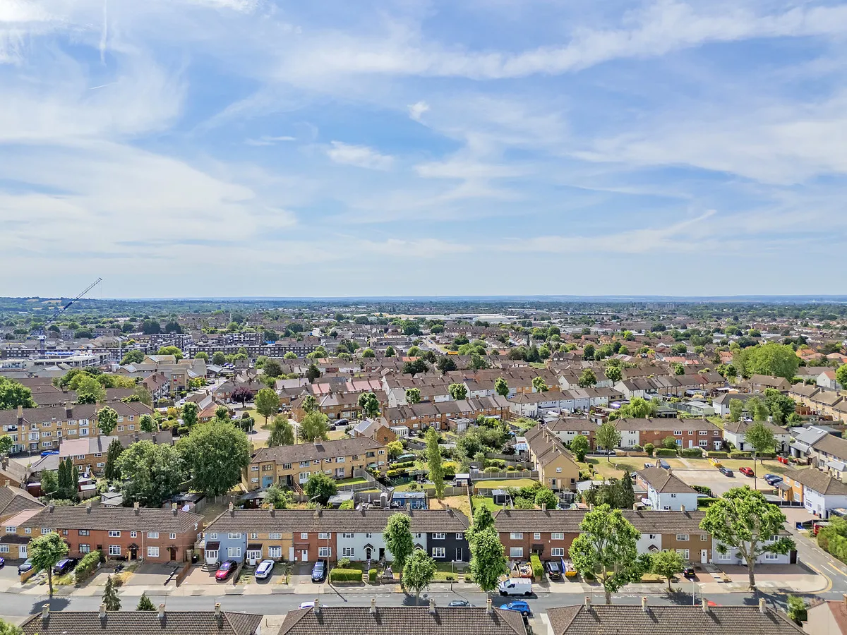 Sevenoaks Close, Romford, Harold Hill, RM3 7EF, photo 15