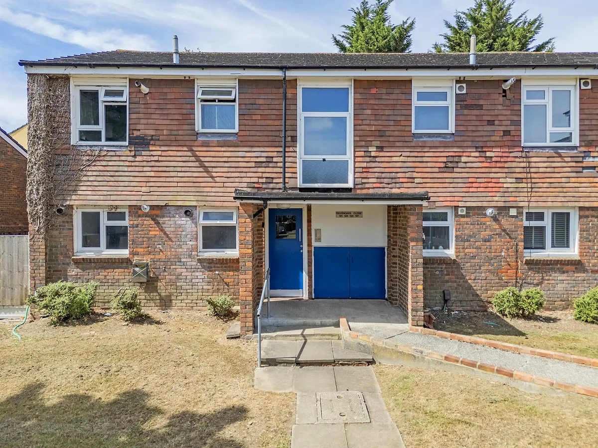Sevenoaks Close, Romford, Harold Hill, RM3 7EF, photo 16