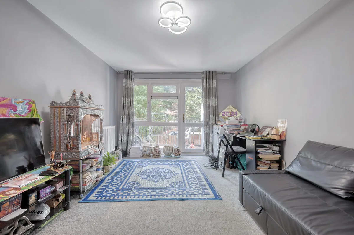 Sevenoaks Close, Romford, Harold Hill, RM3 7EF, photo 8