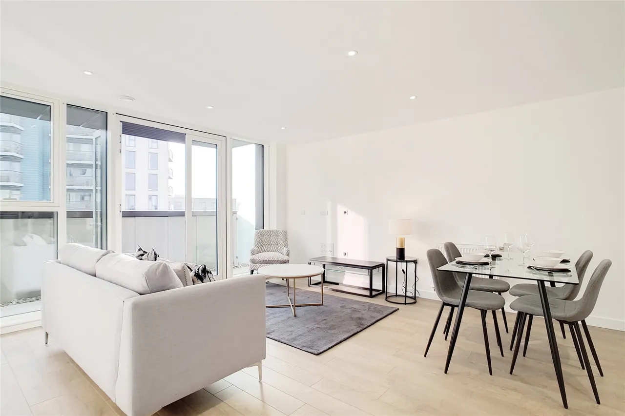 2 bed flat to rent, Legacy Wharf, Stratford, E15