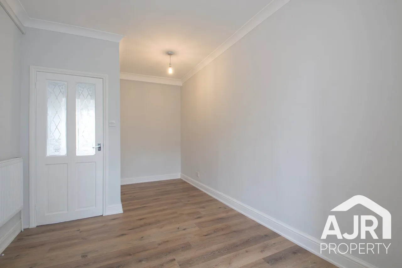 Lingfield Crescent, London, SE9, photo 4
