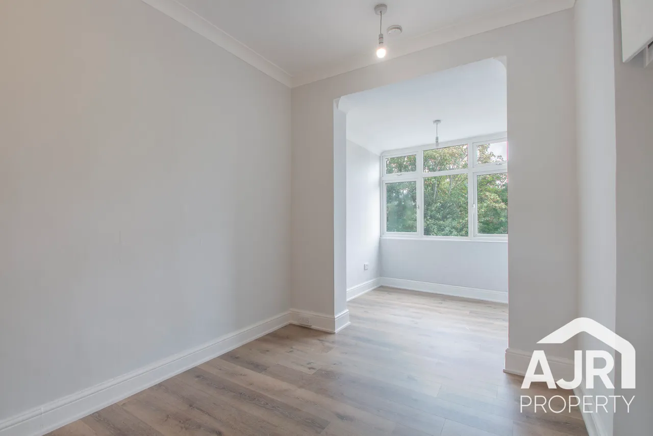 Lingfield Crescent, London, SE9, photo 5
