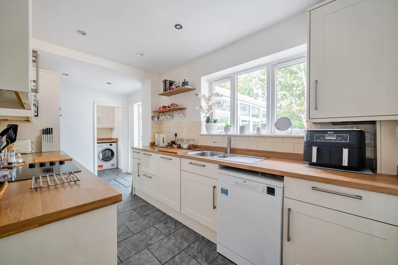 Rosebank, Epsom, KT18, photo 5