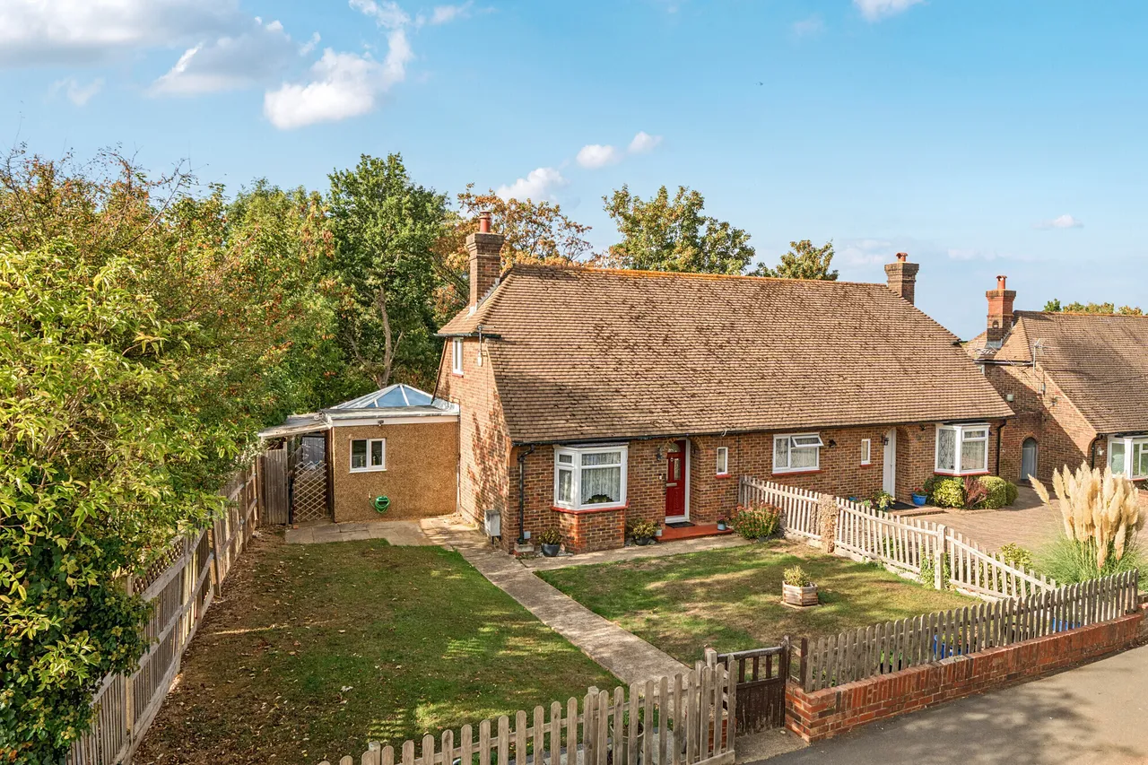 2 bed house for sale, Rosebank, Epsom, KT18