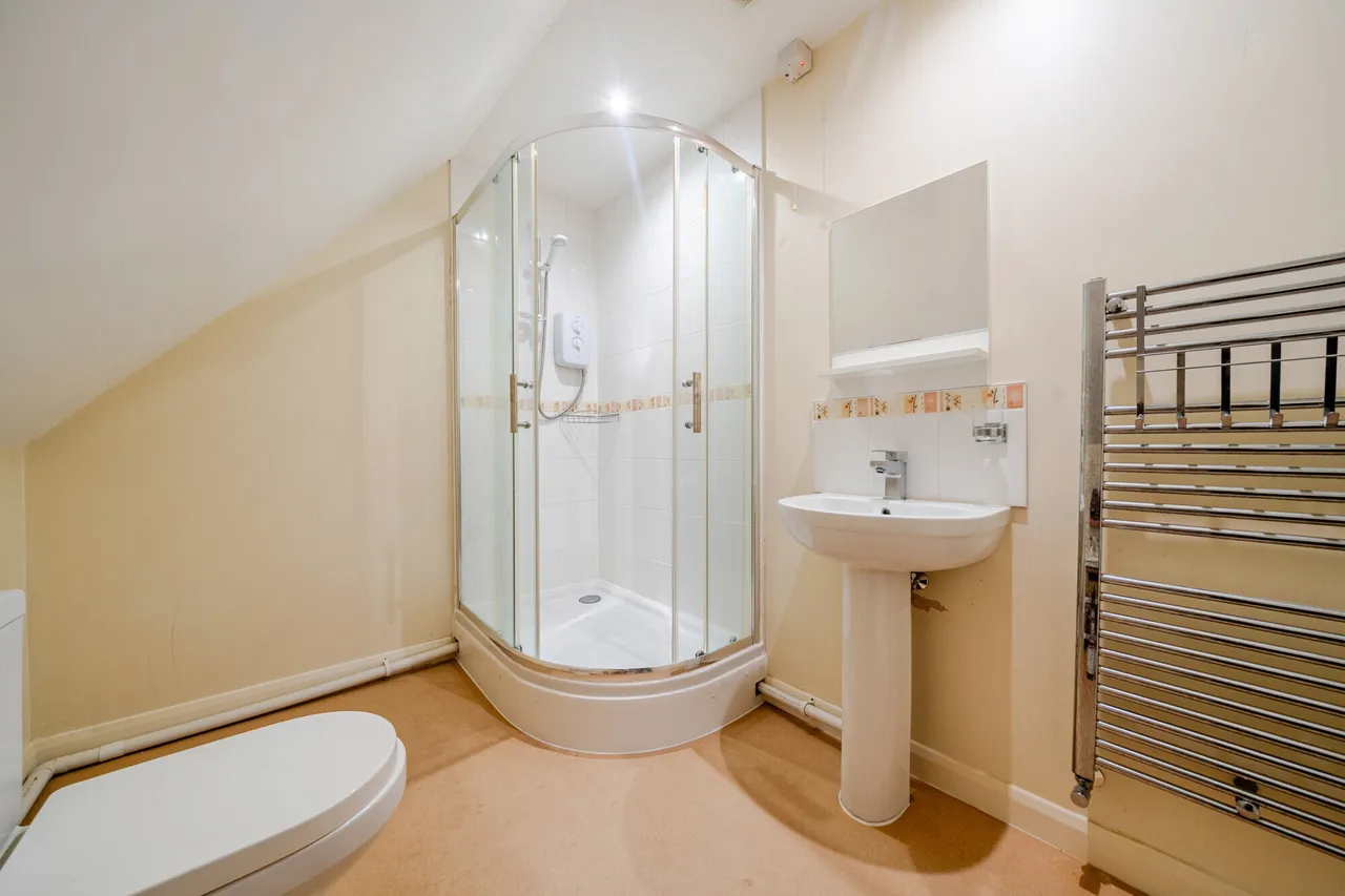 Rosebank, Epsom, KT18, photo 10