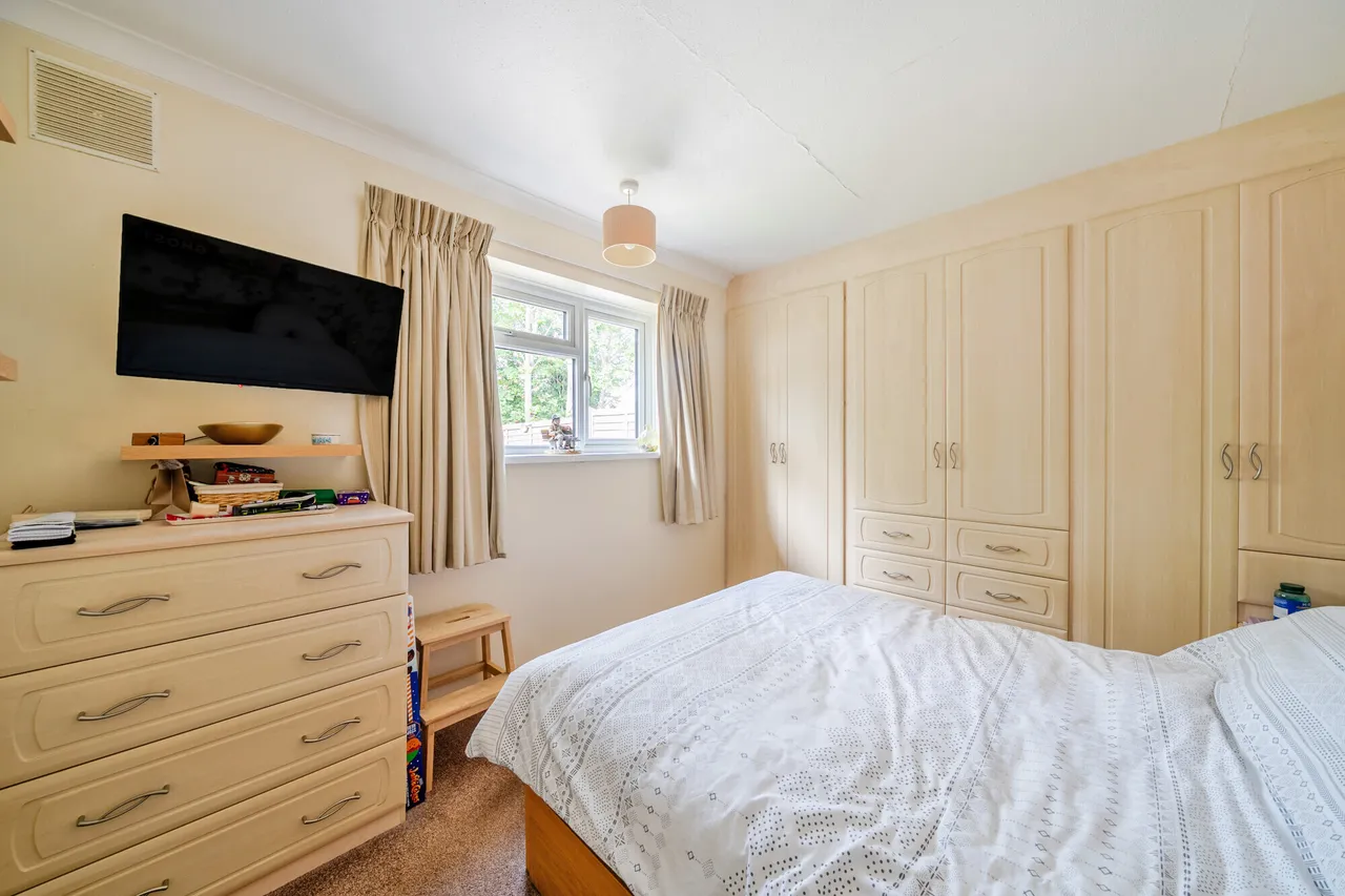 Rosebank, Epsom, KT18, photo 8
