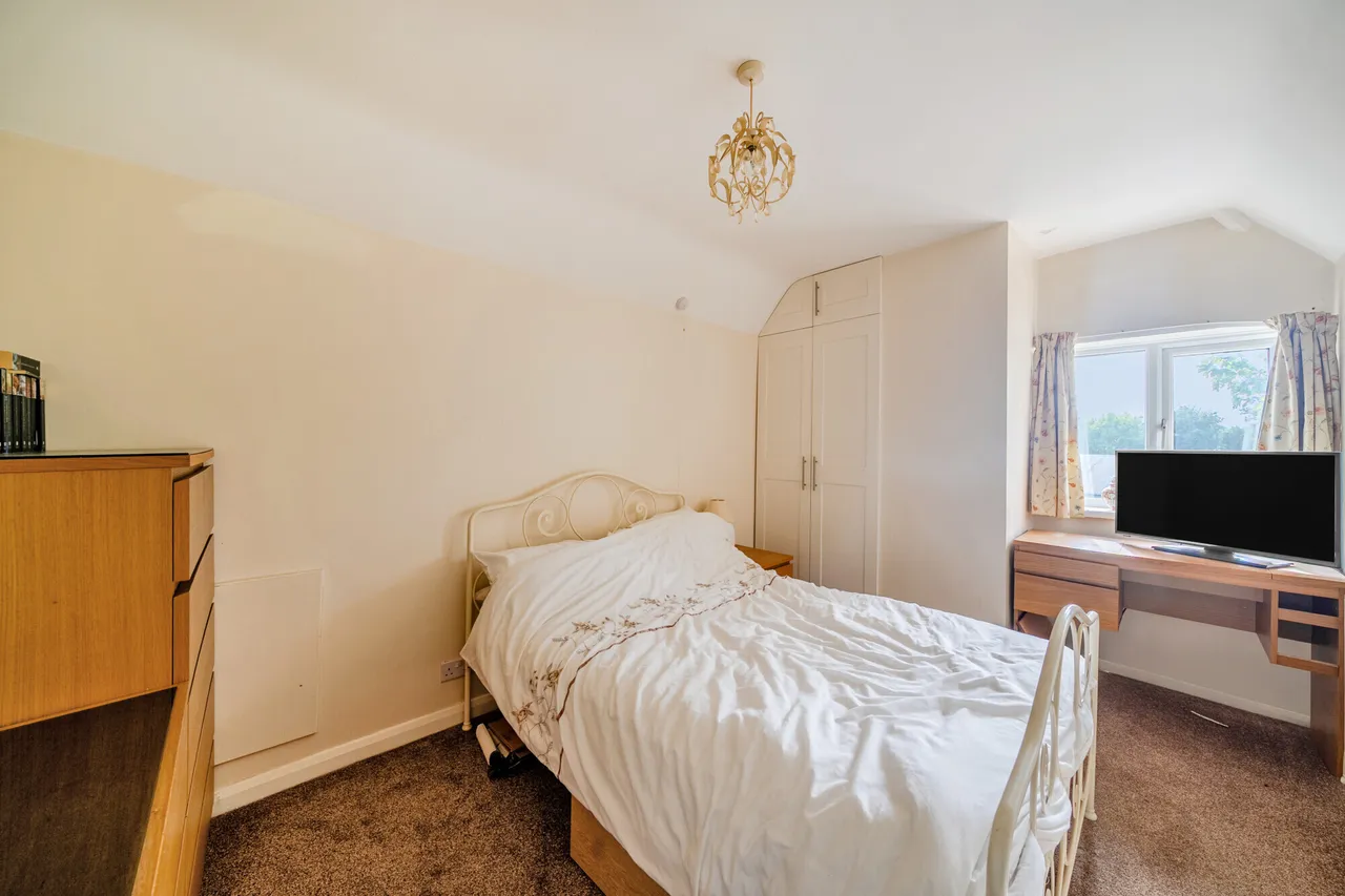 Rosebank, Epsom, KT18, photo 7