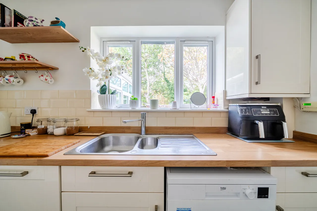 Rosebank, Epsom, KT18, photo 3