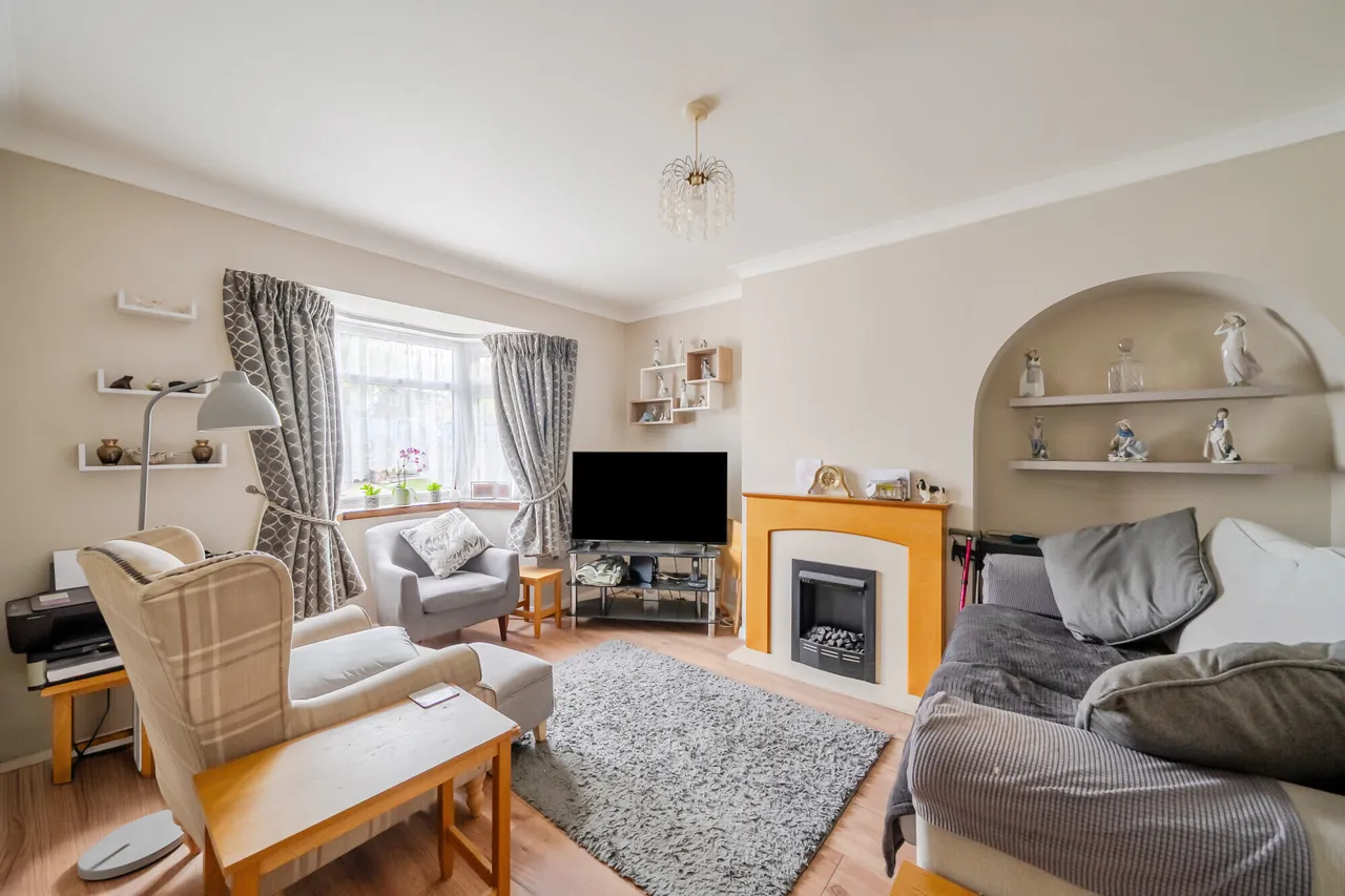 Rosebank, Epsom, KT18, photo 2