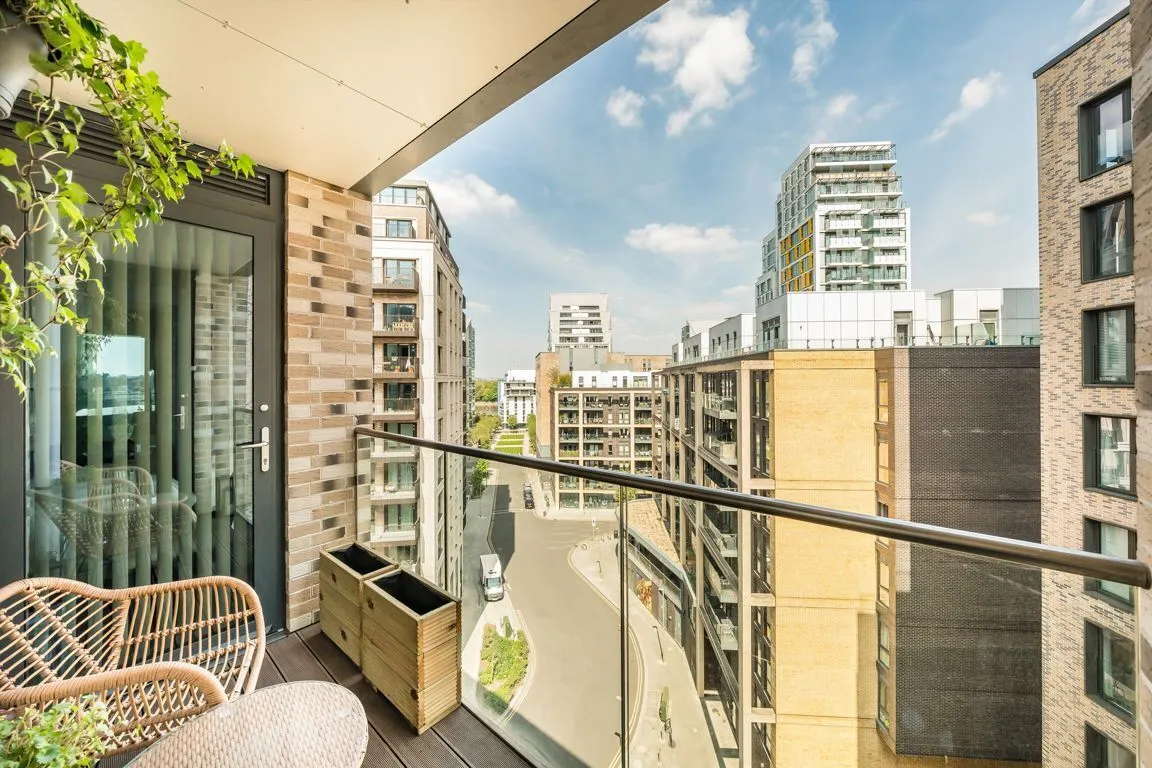 Osiers Road, SW18, photo 6