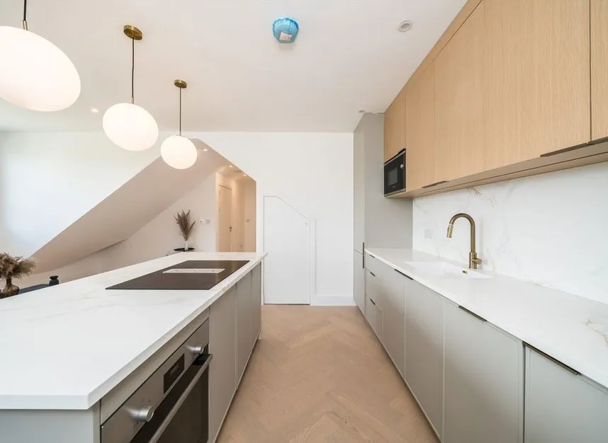 Pitt Crescent, Durnsford Court, SW19, photo 2