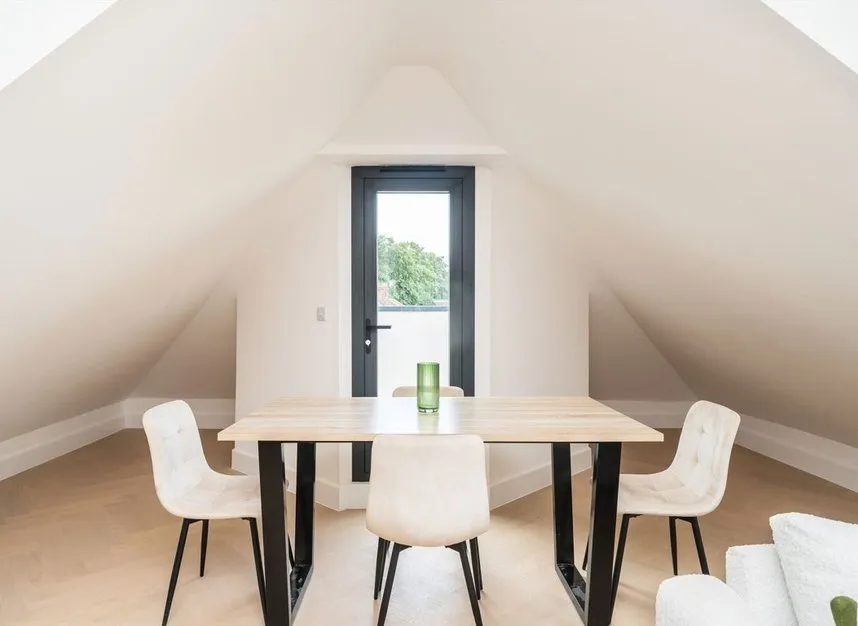 Pitt Crescent, Durnsford Court, SW19, photo 4