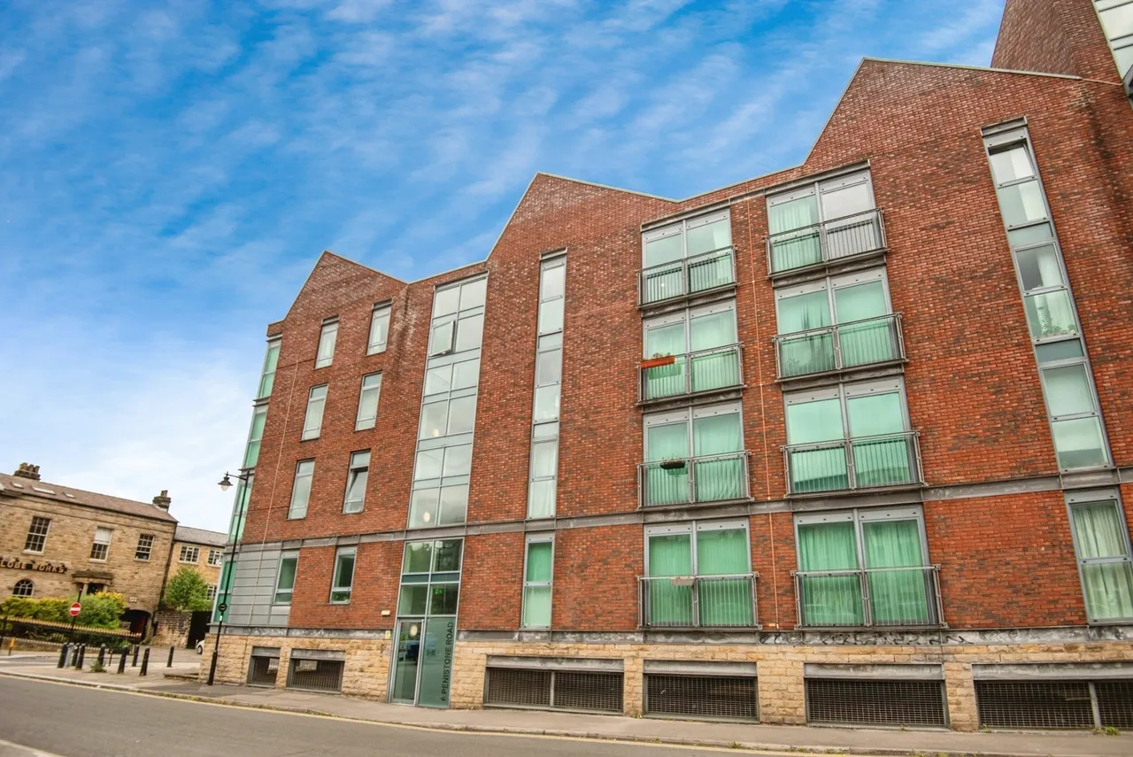 2 bed flat for sale — Penistone Road, Sheffield, South Yorkshire, S6