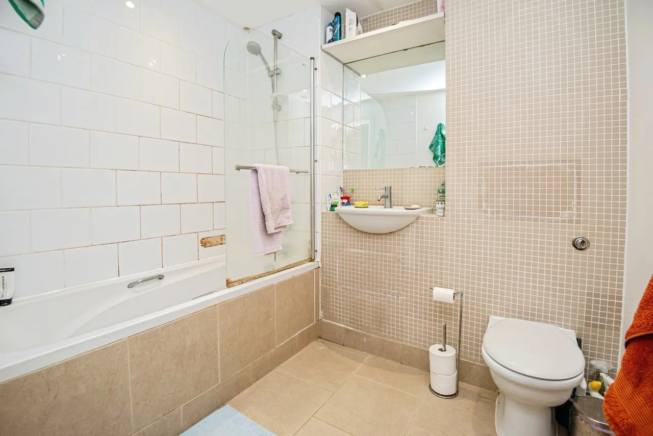 Penistone Road, Sheffield, South Yorkshire, S6, photo 12