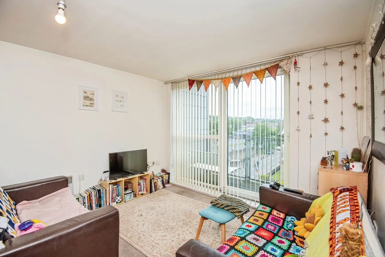 Penistone Road, Sheffield, South Yorkshire, S6, photo 6