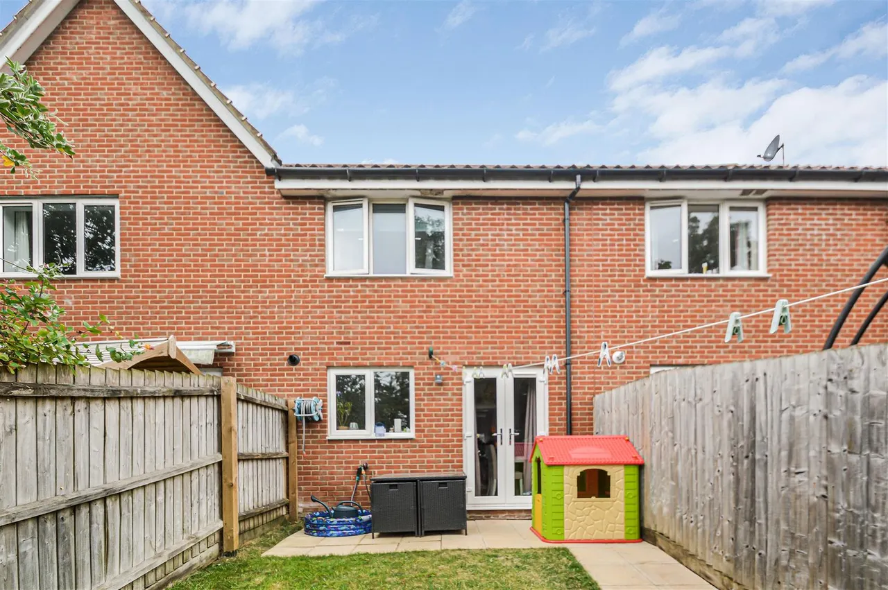 Tudor Close, Haverhill, CB9, photo 11
