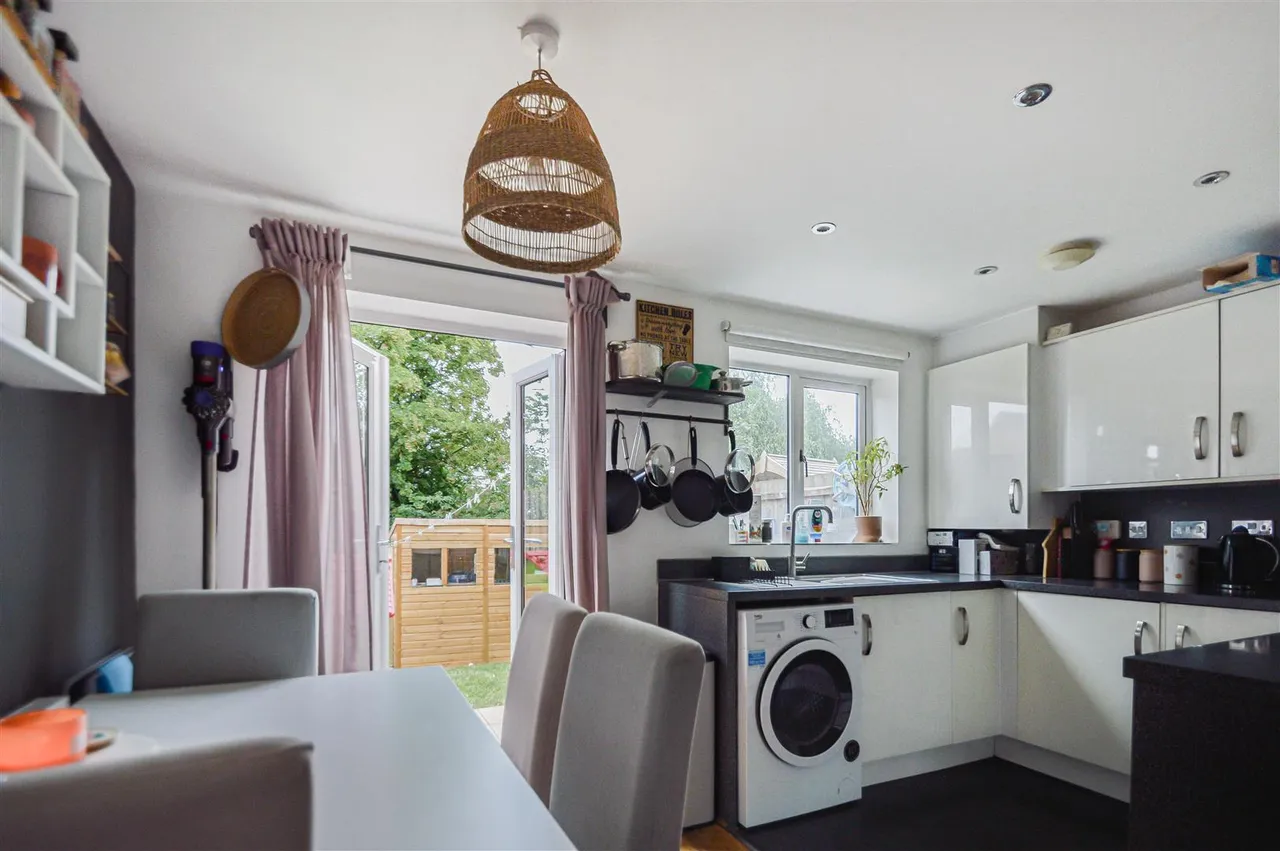 Tudor Close, Haverhill, CB9, photo 5