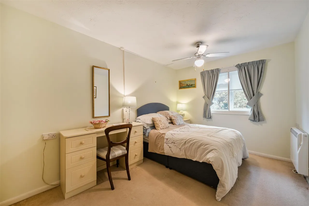 Furzehill Road, Borehamwood, WD6, photo 8