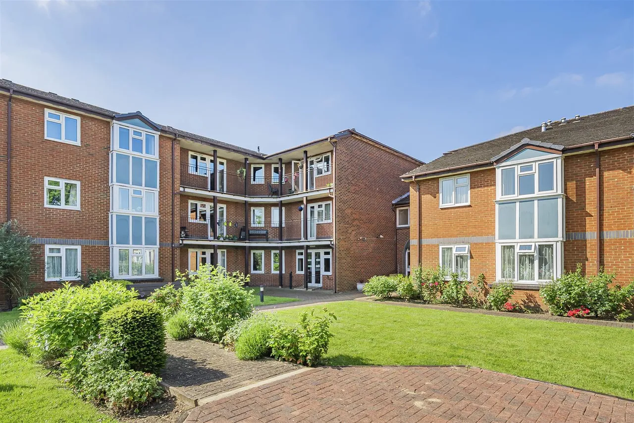 Furzehill Road, Borehamwood, WD6, photo 14