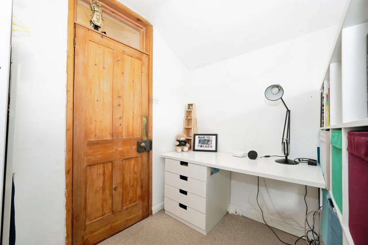 Artillery Terrace, Guildford, GU1, photo 17