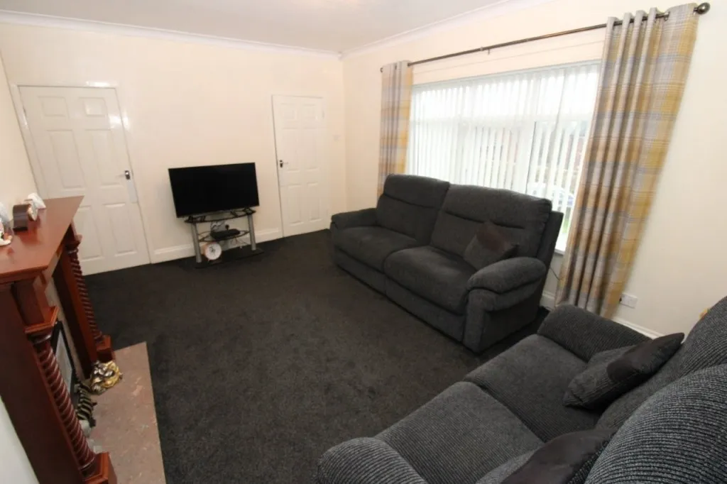 Yews Lane, Worsbrough, photo 5