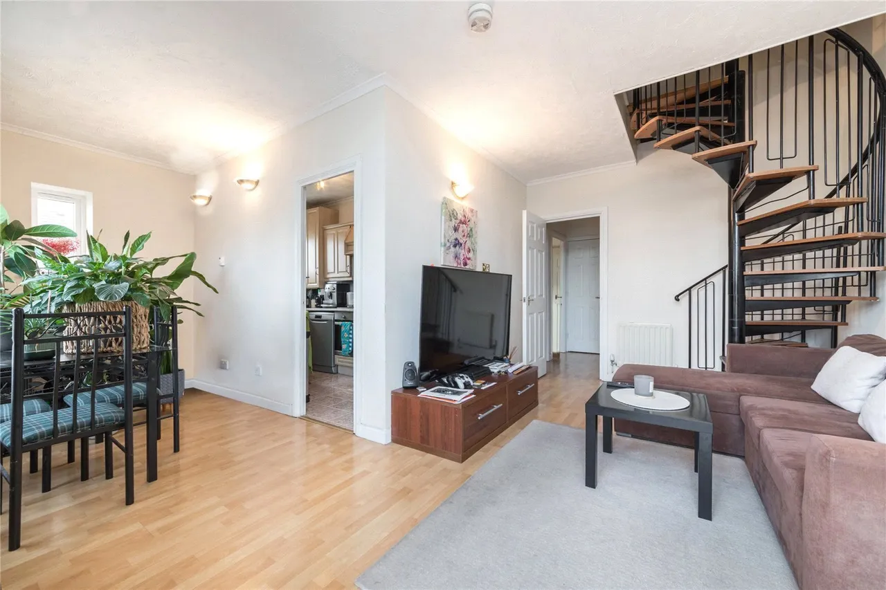De Quincey Mews, London, E16, photo 2