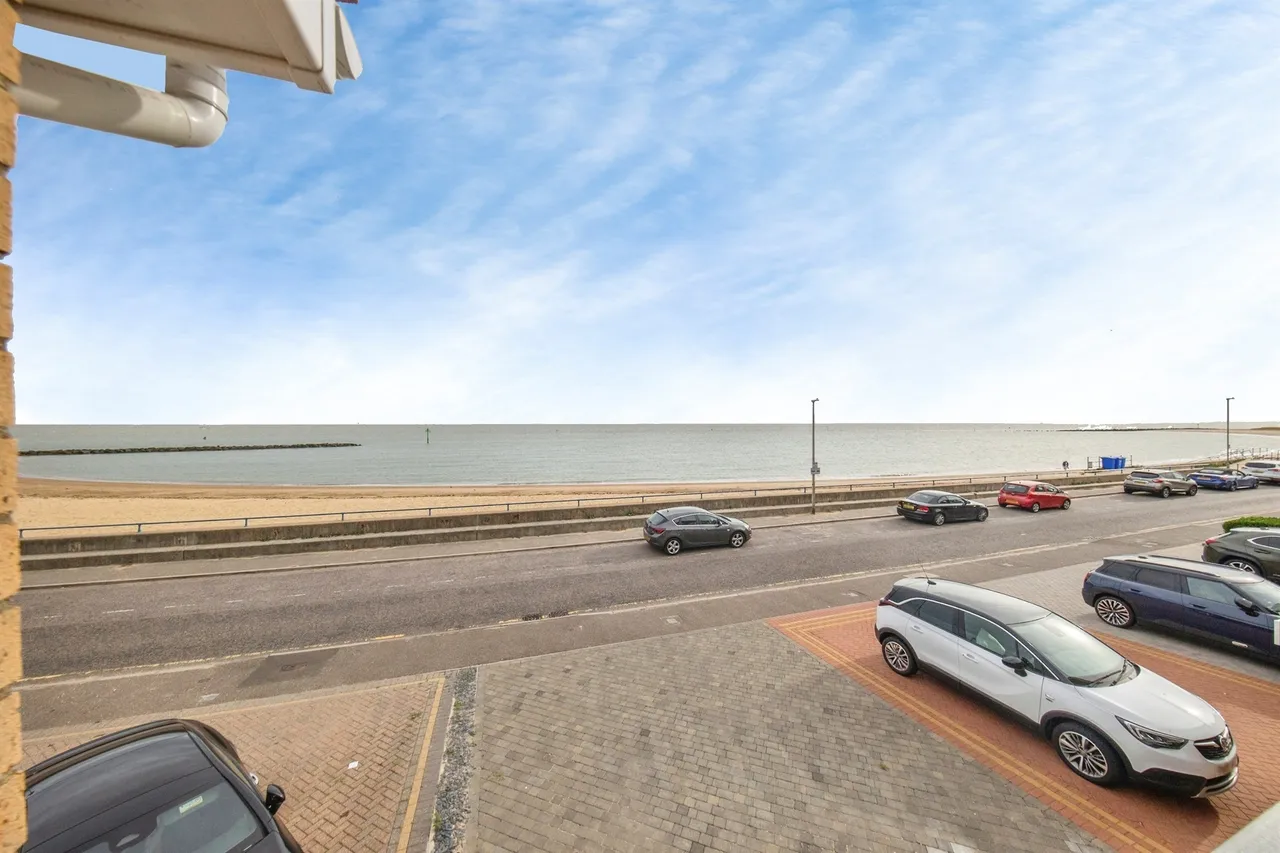 Selsey Avenue, Clacton-On-Sea, CO15, photo 22