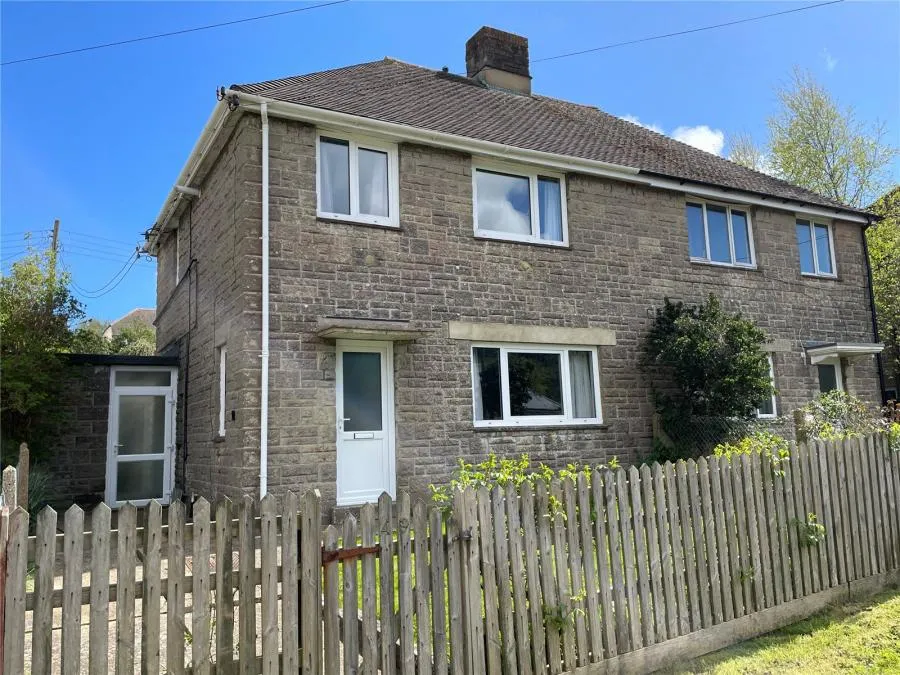 3 bed house for sale, West Street, Wroxall, PO38