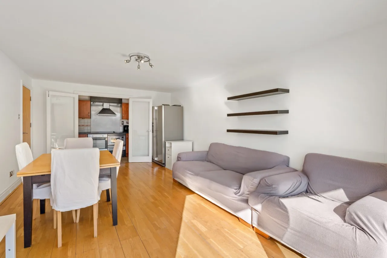 Smugglers Way, Wandsworth, SW18, photo 2