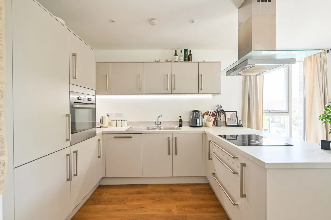 Flat 5, 41 Mahindra Way, London, photo 5