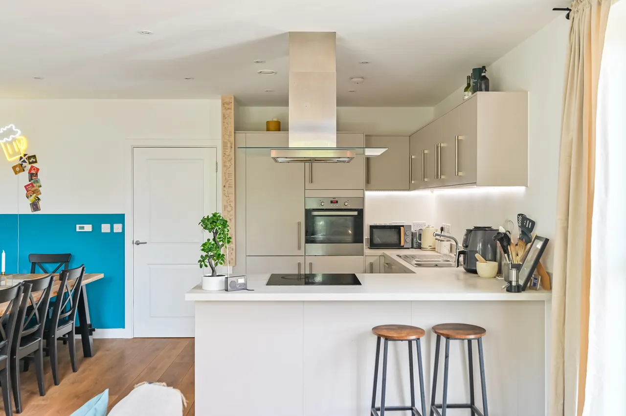 Flat 5, 41 Mahindra Way, London, photo 2