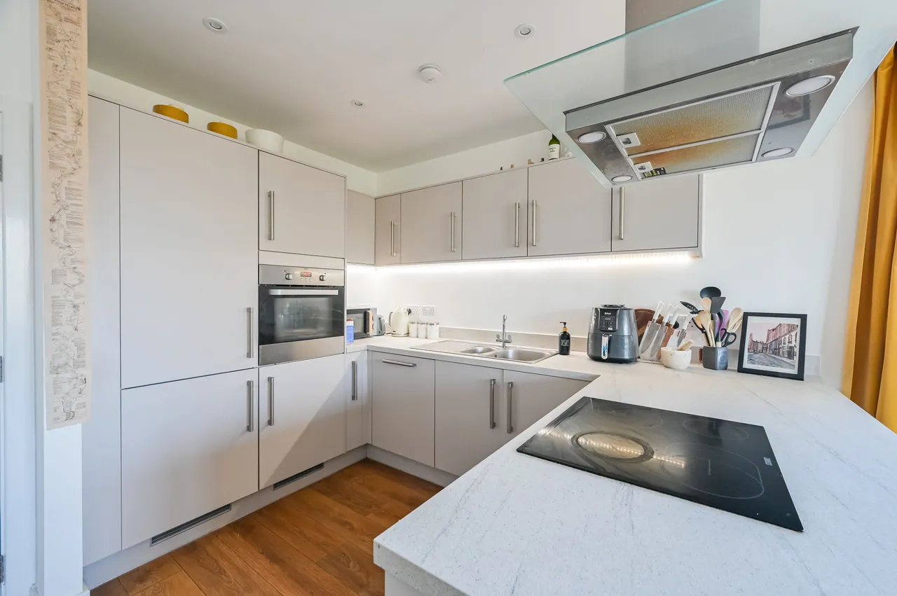 Flat 5, 41 Mahindra Way, London, photo 11