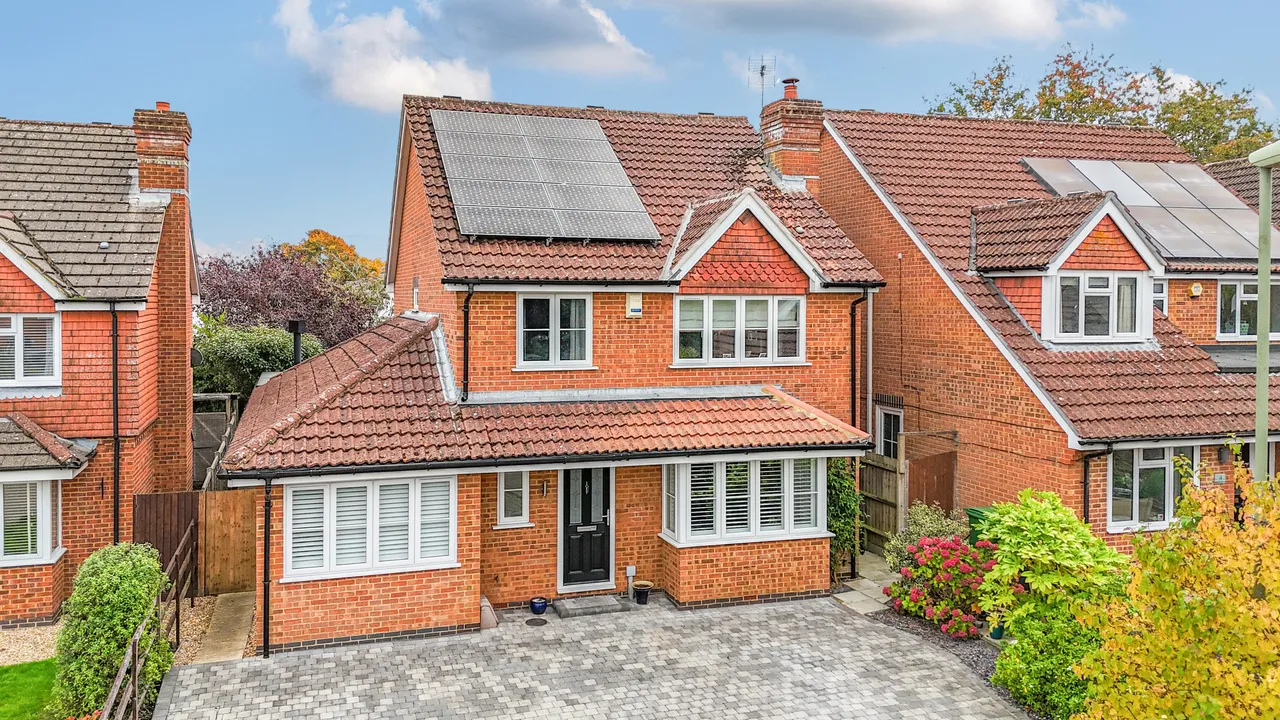 4 bed house for sale — Kempshott Grove, Basingstoke, RG22