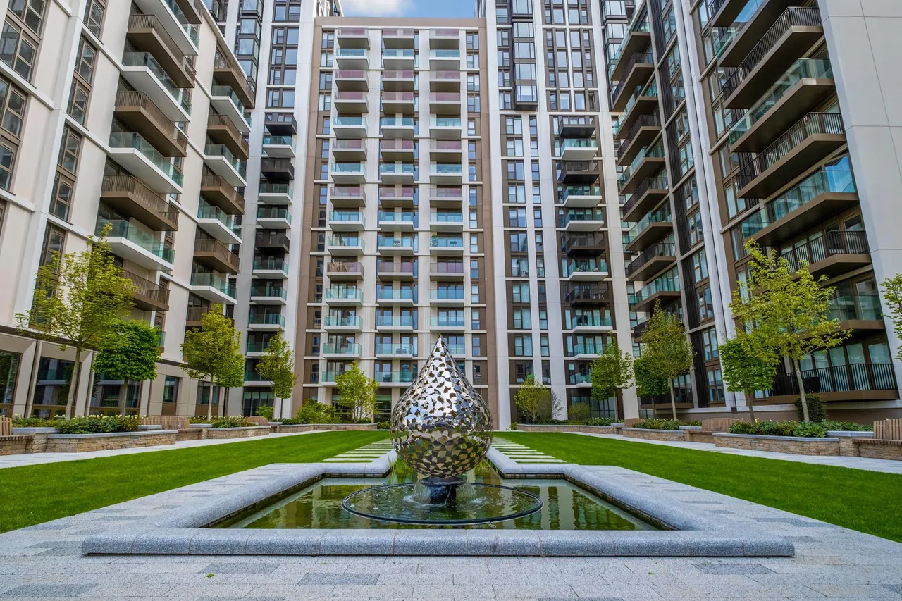 1 bed flat for sale, Belvedere Row, W12