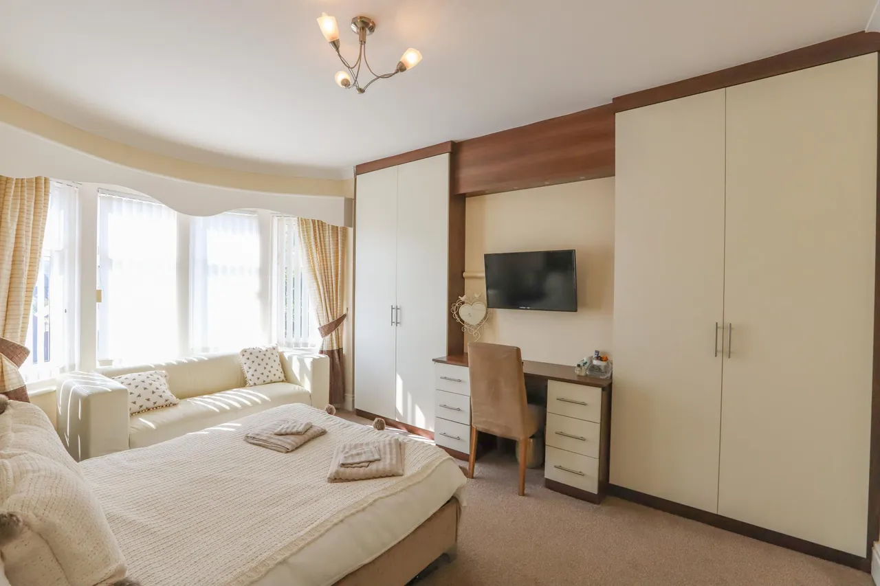 Cleator Avenue, Blackpool, FY2, photo 13