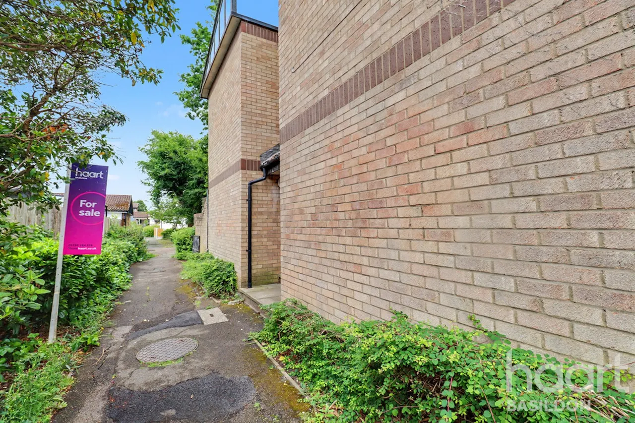 1 bed flat for sale, Holgate, Basildon, SS13