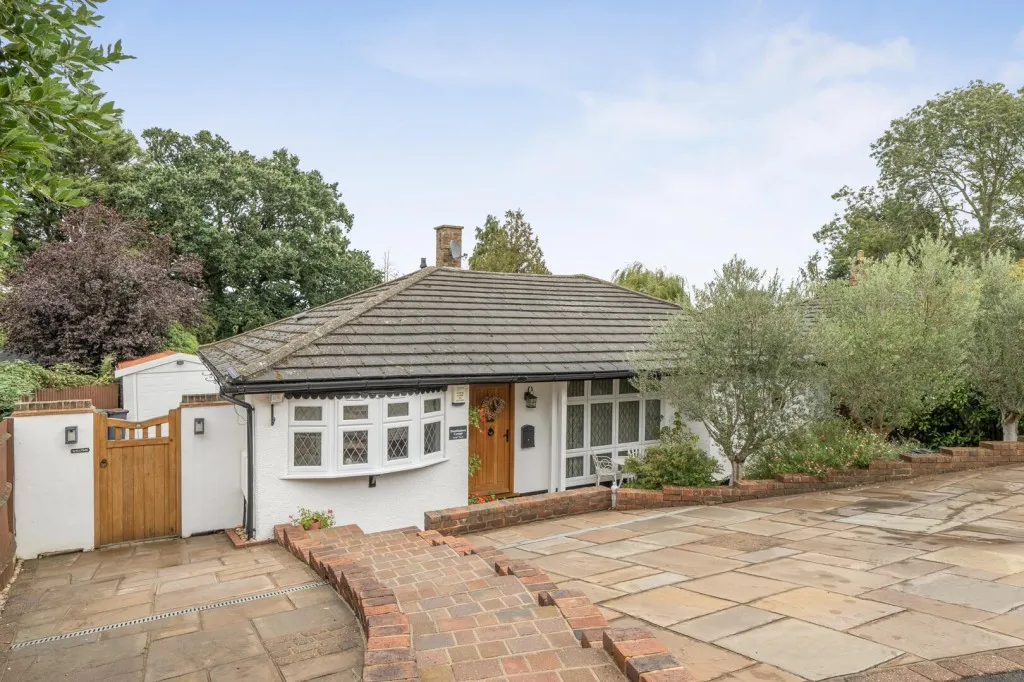 2 bed house for sale, Brambledown Close, West Wickham