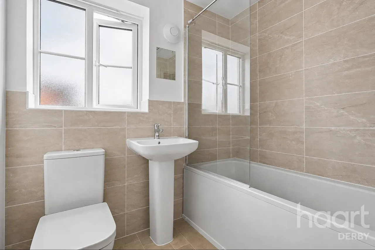 Bowes Road, Boulton Moor, DE24, photo 10