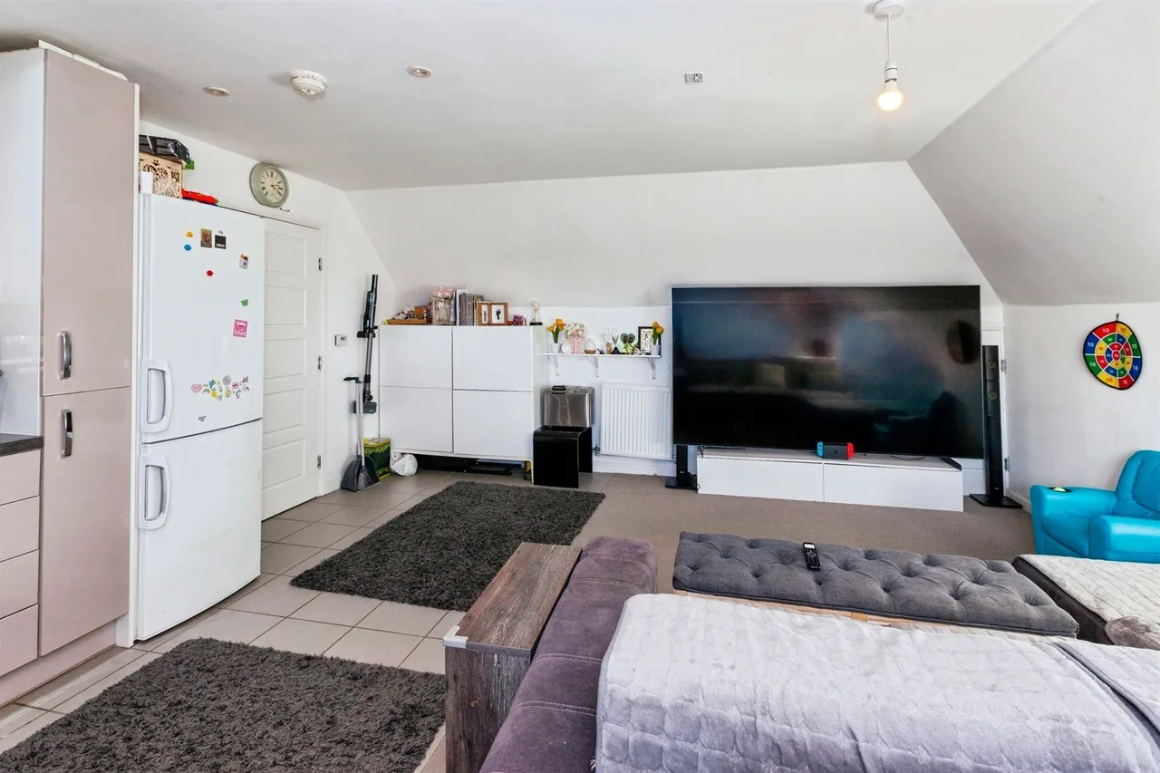 Kenyon Way, Slough, SL3, photo 2