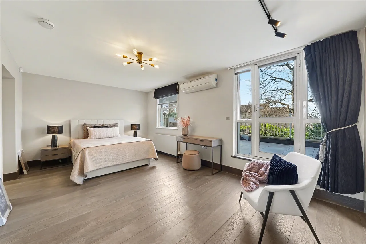 Court Close, St. Johns Wood Park, London, NW8 6NN, photo 6