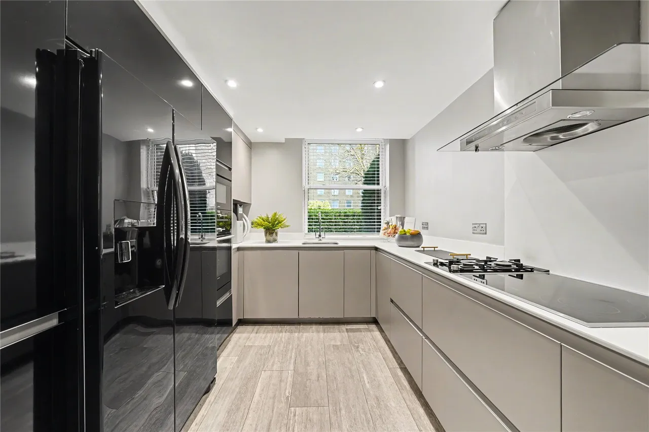 Court Close, St. Johns Wood Park, London, NW8 6NN, photo 3