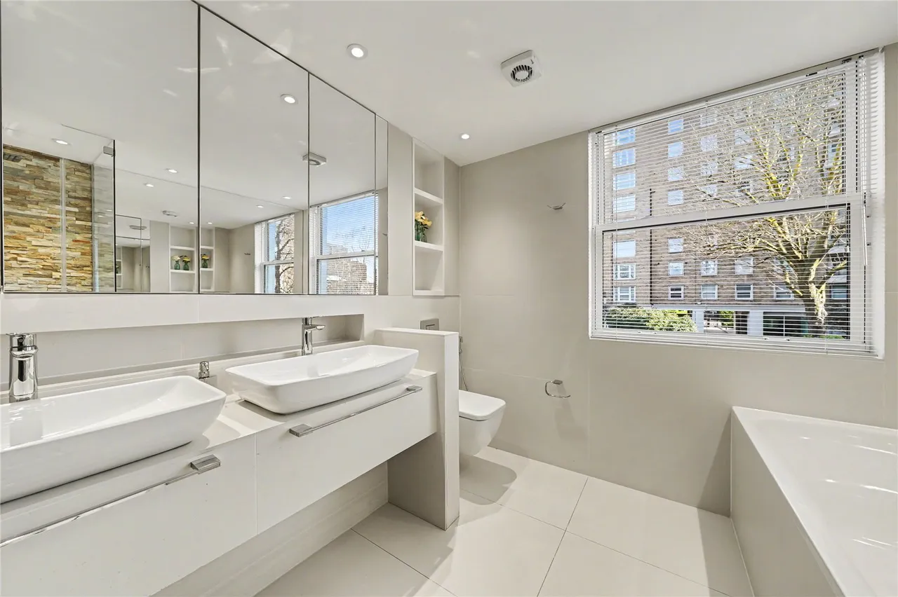 Court Close, St. Johns Wood Park, London, NW8 6NN, photo 5