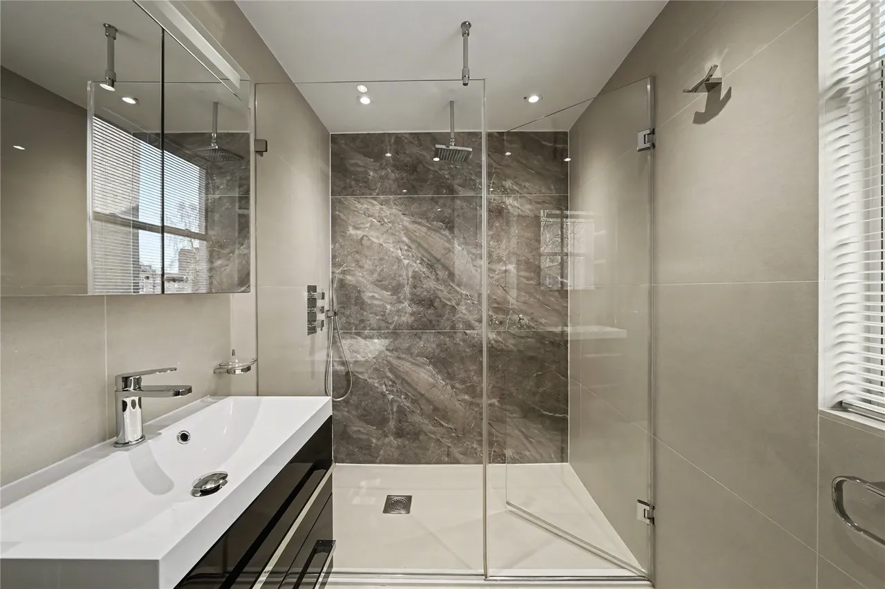 Court Close, St. Johns Wood Park, London, NW8 6NN, photo 4