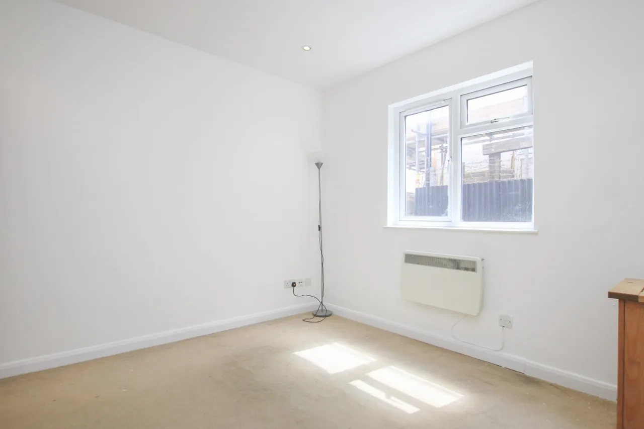 St. Albans Road, Watford, WD24, photo 3