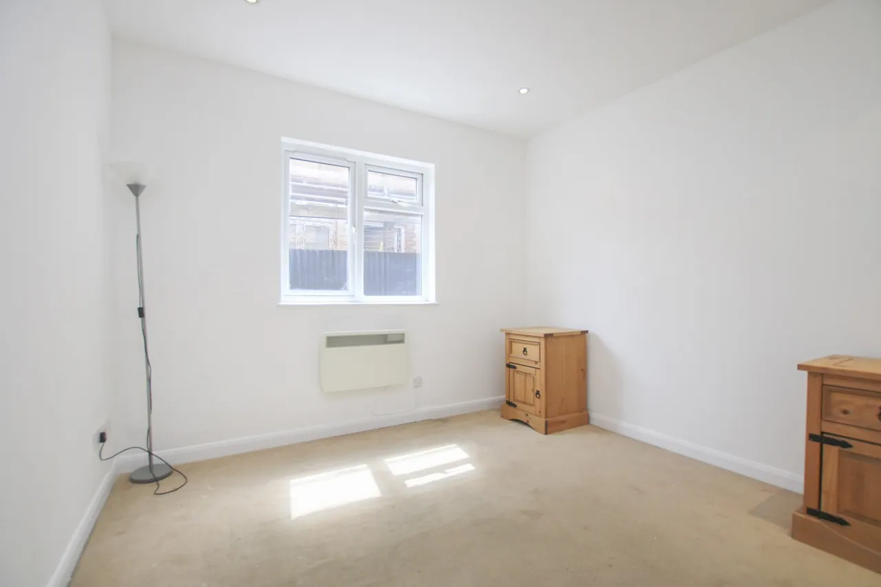 St. Albans Road, Watford, WD24, photo 7