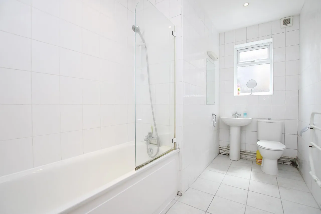 St. Albans Road, Watford, WD24, photo 5
